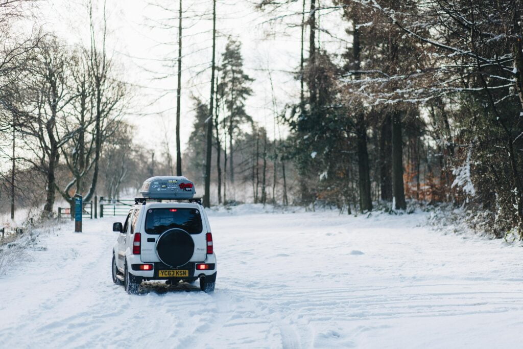 Auto in sneeuw