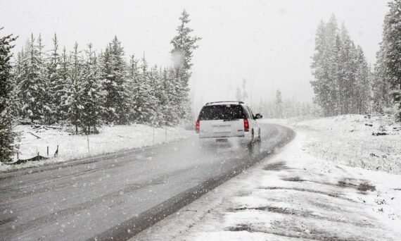 Auto sneeuw